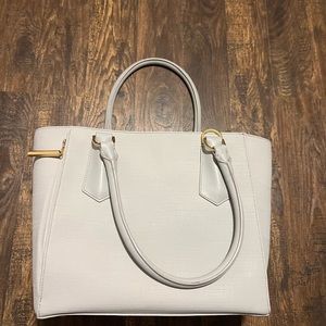 GORGEOUS Gray Dagne Dover Signature Tote!